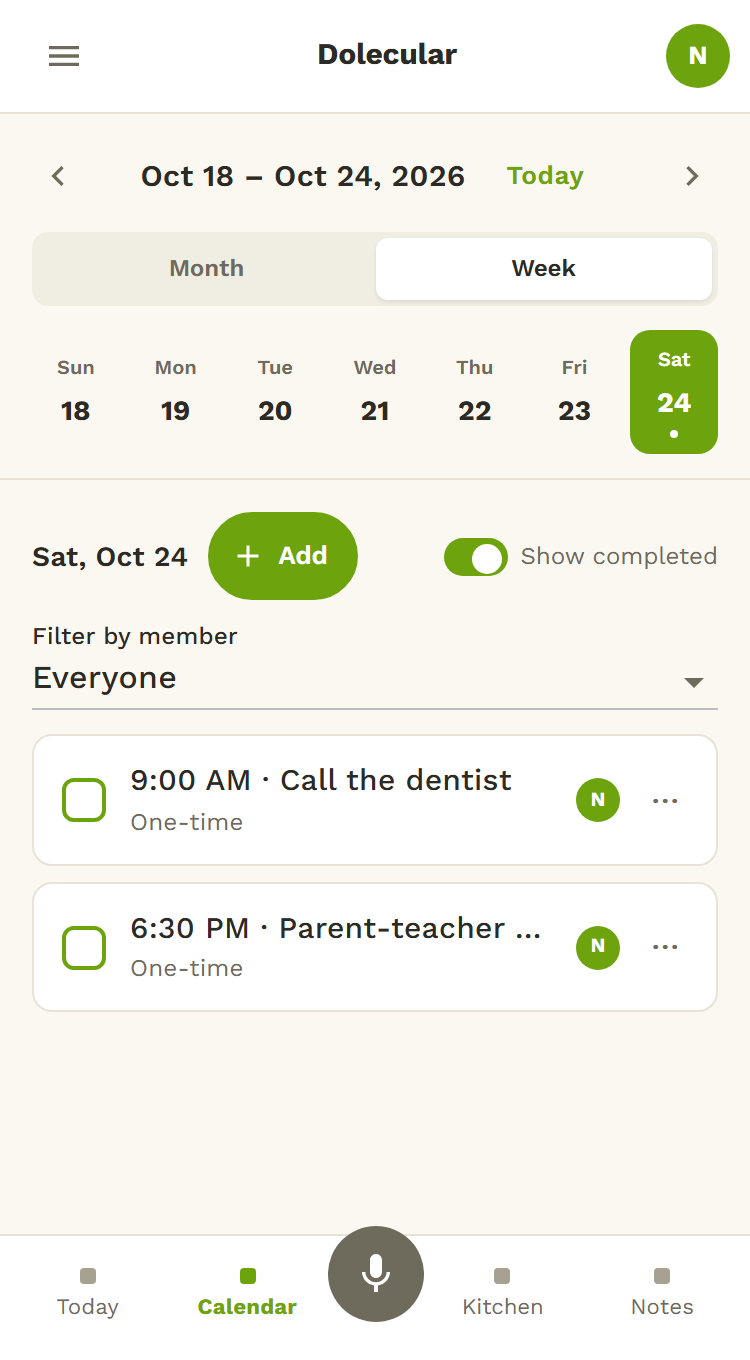 Dolecular's calendar: the week at a glance, with the day's reminders and a filter by family member.