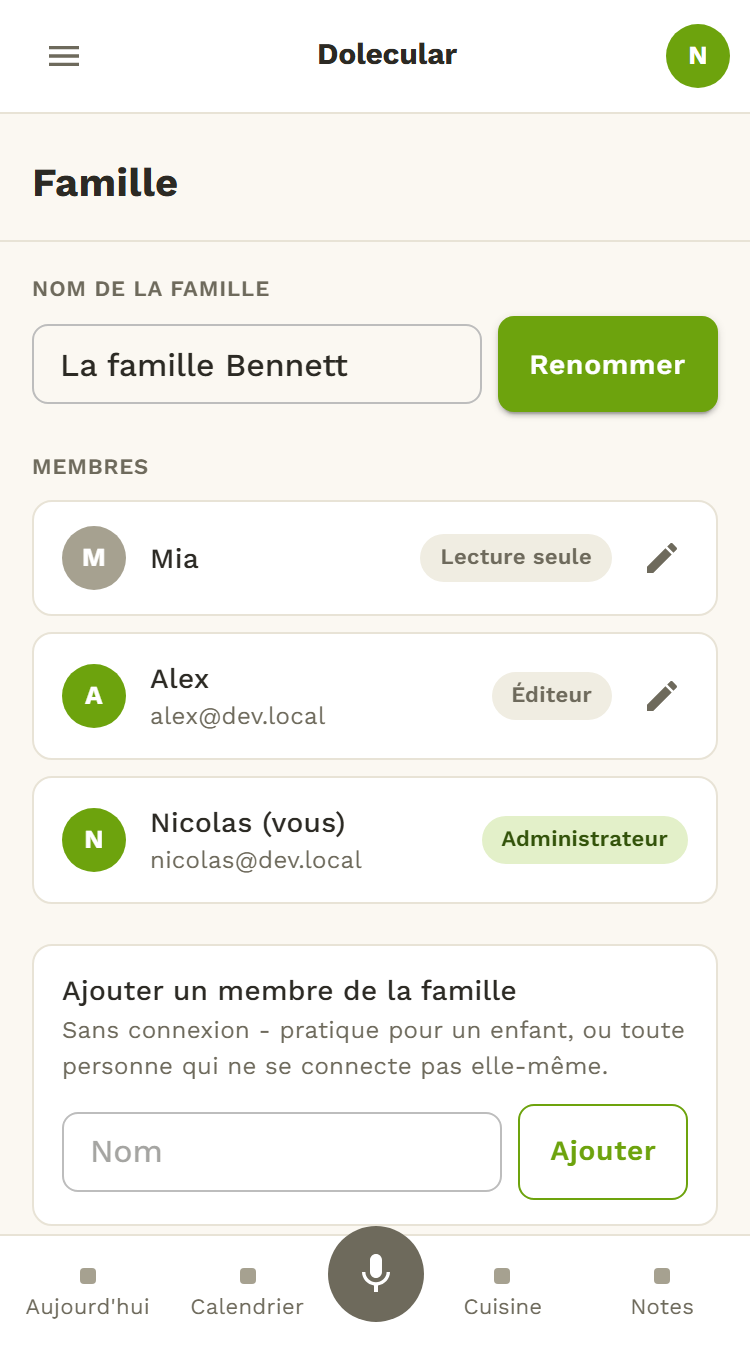 La page Famille de Dolecular : les membres du foyer et leur rôle - lecture seule, éditeur ou administrateur.
